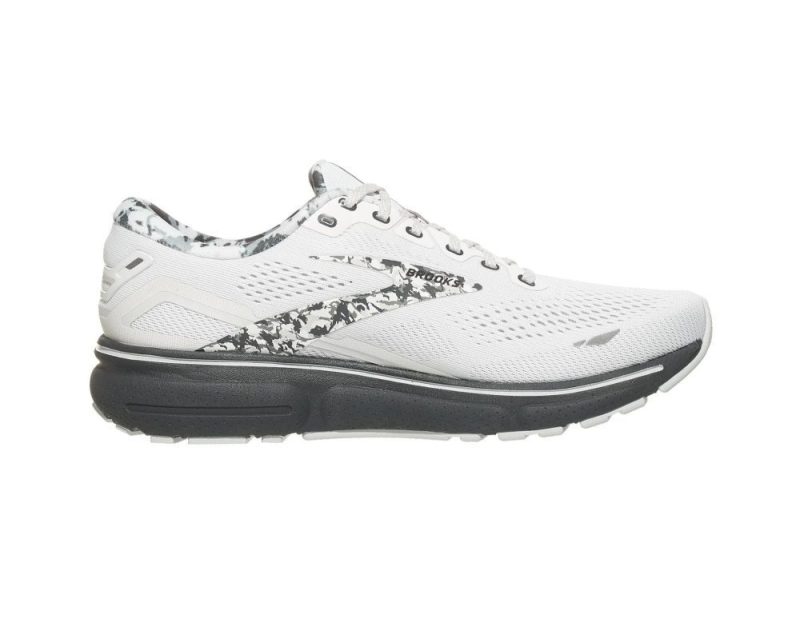 brooks ghost 15 d men white ebony oyster 01