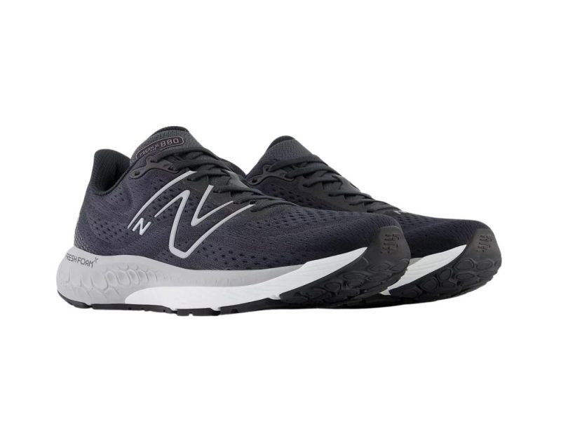 new balance 880 v13 2e men black white 06 4d75c90c b1e6 4bc9 8151 2e3d149e1cf2