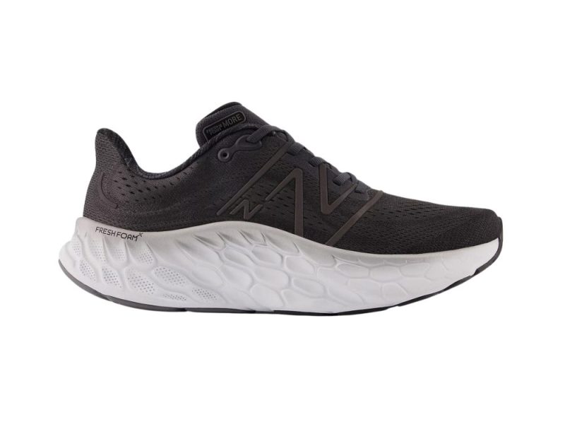 new balance more v4 2e men black white 01 df989410 a638 464f 9515 11aafc99618c